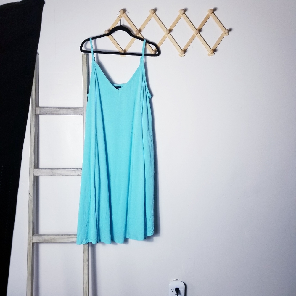 NWT TORRID BLUE LINED V-NECK DRESS SIZE 2X
